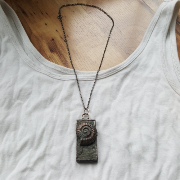 Shell necklace - Picture 6 of 6